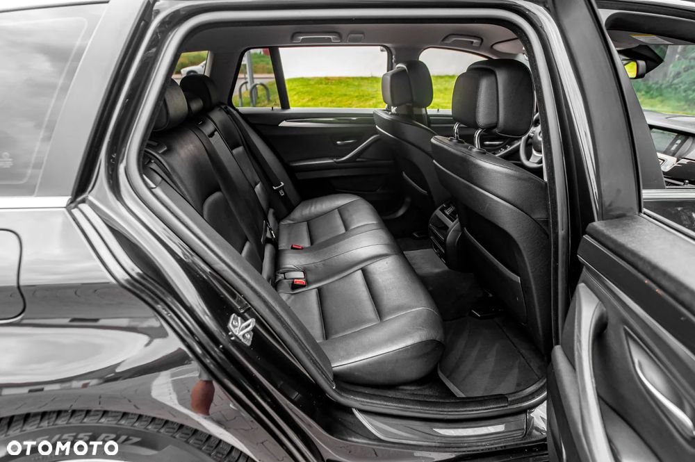 BMW Seria 5 530d xDrive - 25