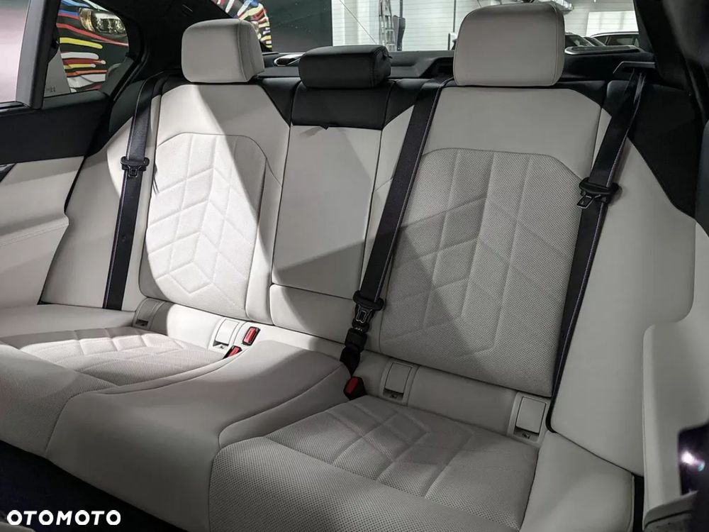 BMW Seria 5 520d xDrive mHEV M Sport - 6