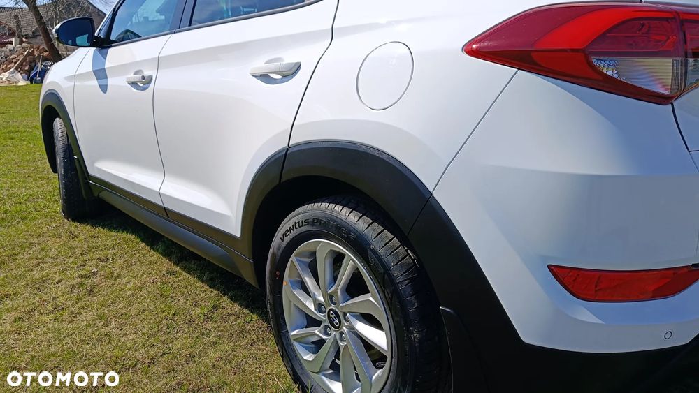Hyundai Tucson 1.7 CRDI BlueDrive Style 2WD - 12