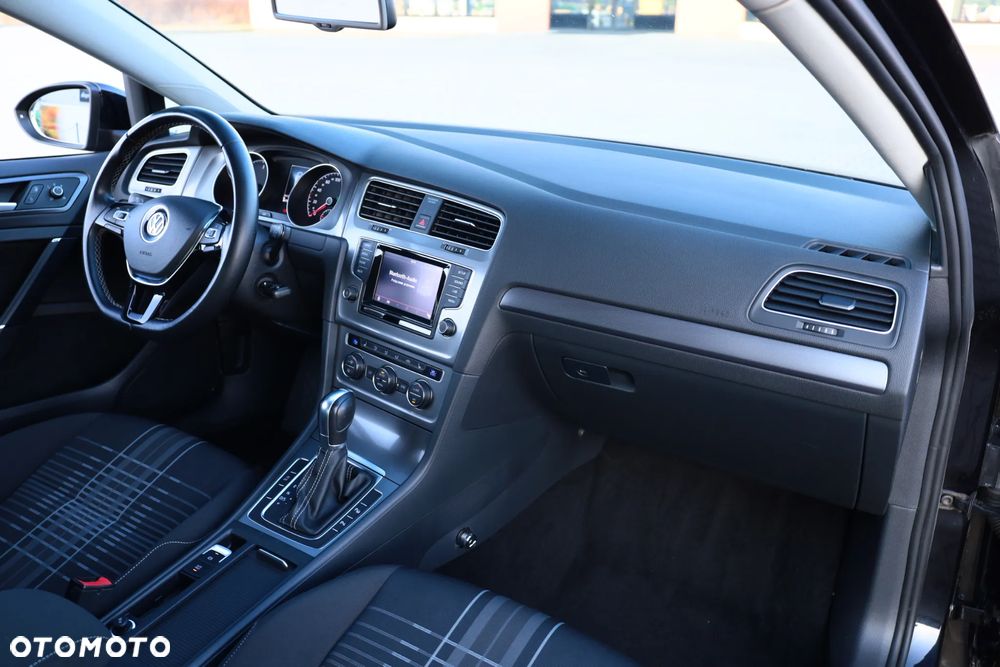 Volkswagen Golf 1.6 TDI BlueMotion Technology DSG Lounge - 20