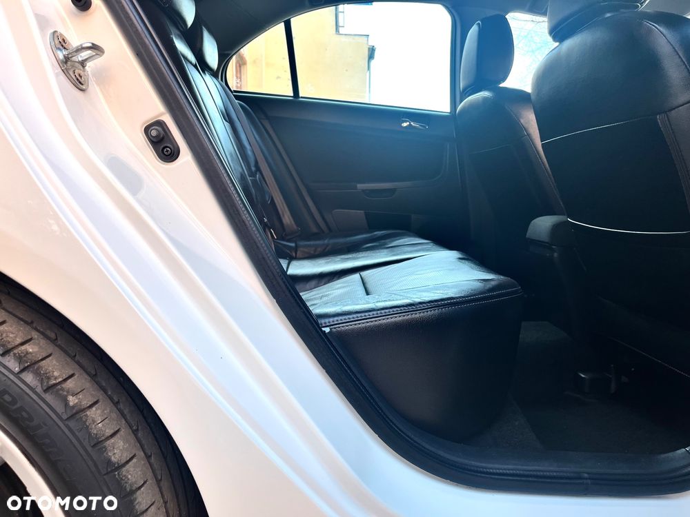 Mitsubishi Lancer 1.8 Intense - 11