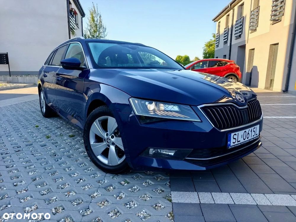 Skoda Superb 2.0 TDI Premium Edition - 22
