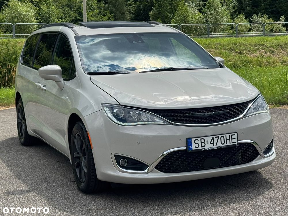 Chrysler Pacifica - 6