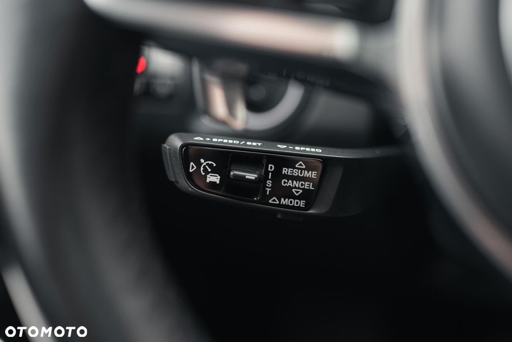 Porsche Cayenne - 26