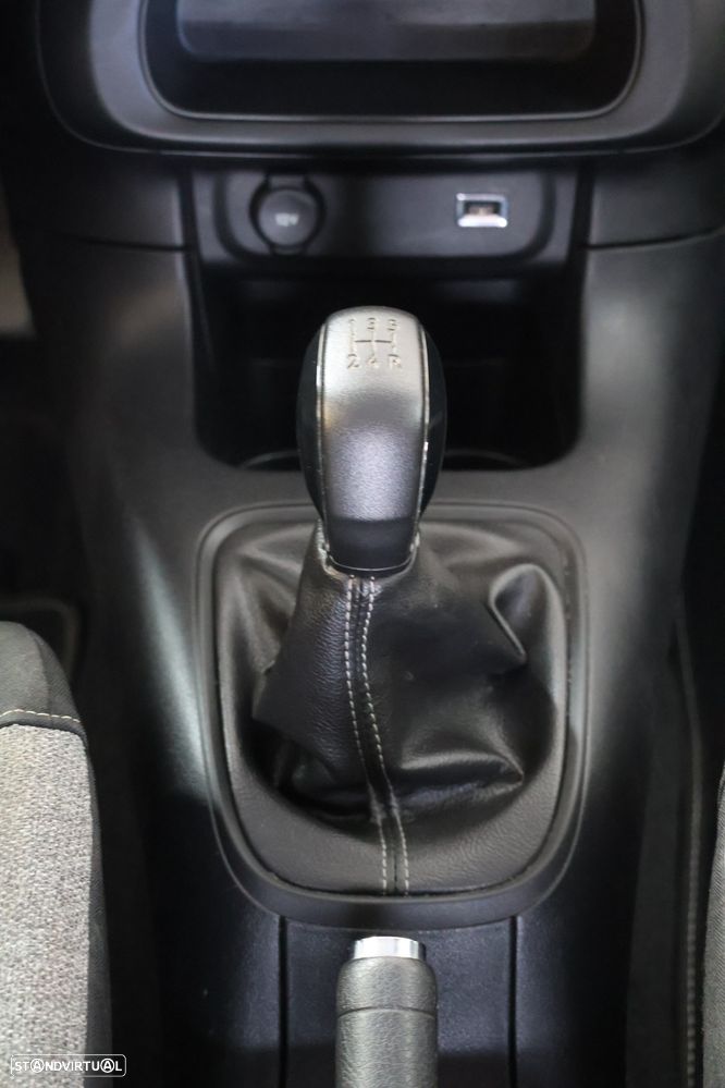 Citroën C3 1.2 PureTech C-Series - 17