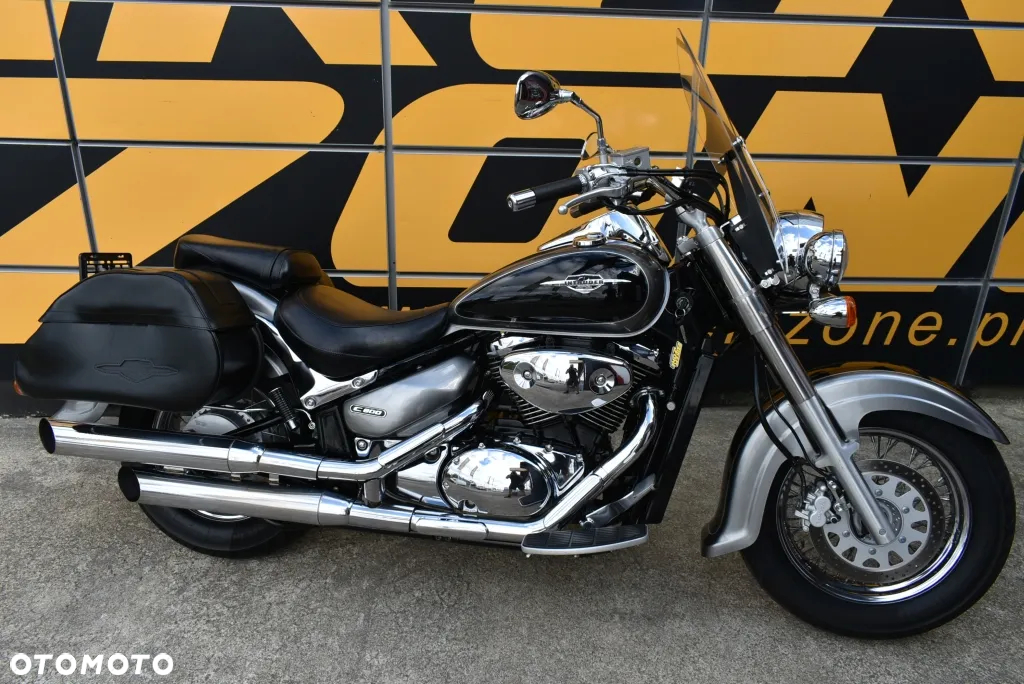 Suzuki Intruder - 2