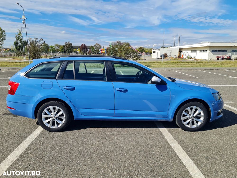 Skoda Octavia Combi Diesel 2.0 TDI Style - 4