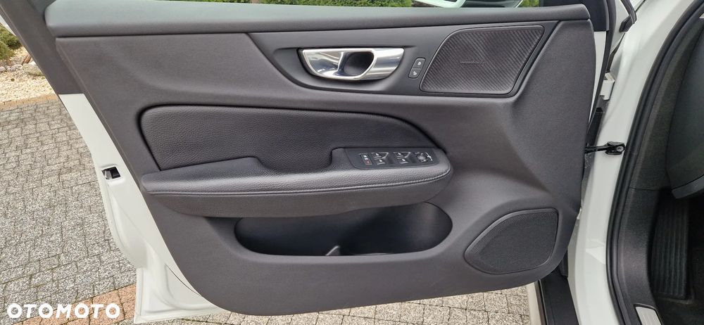 Volvo V60 Cross Country D4 AWD Geartronic Pro - 13