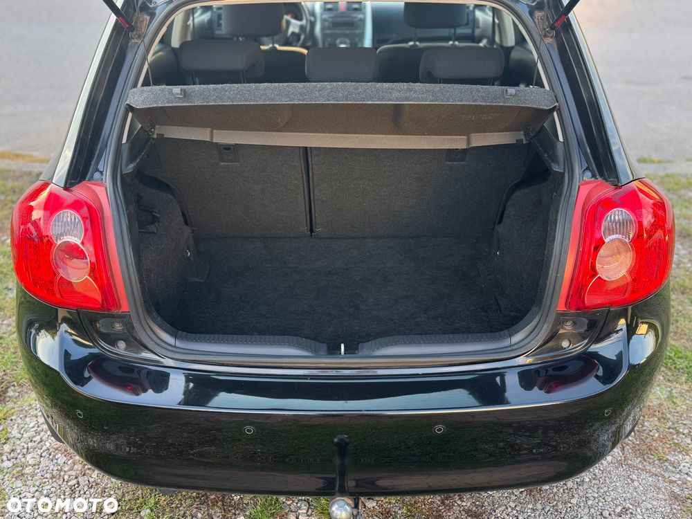 Toyota Auris 1.6 VVT-i Executive - 16