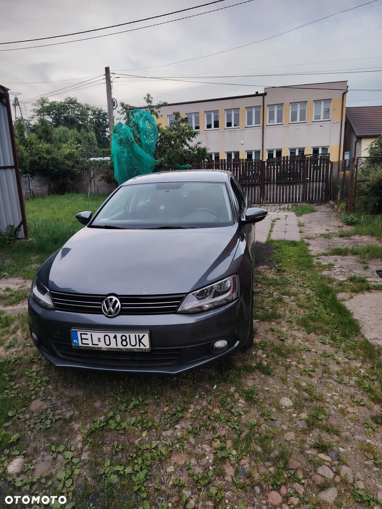 Volkswagen Jetta 1.6 TDI Blue Motion Technology Life - 1