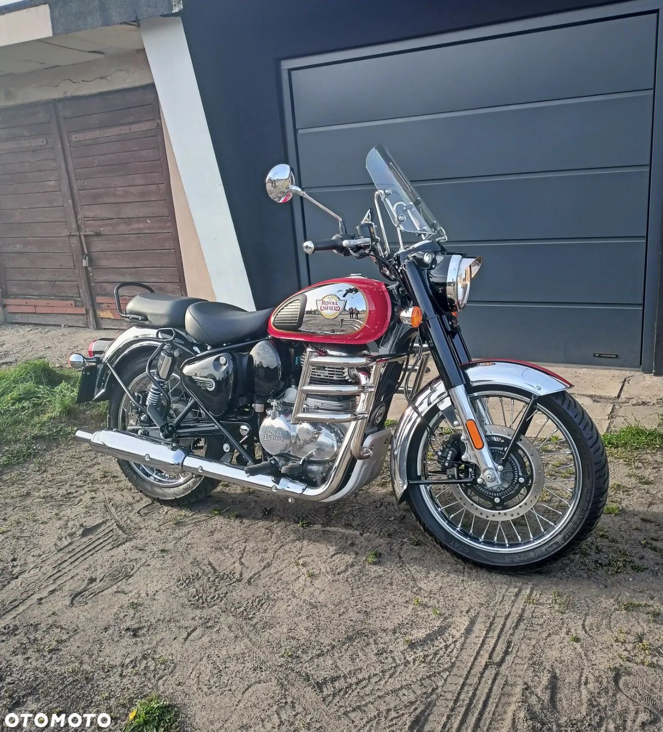 Royal Enfield Classic - 1