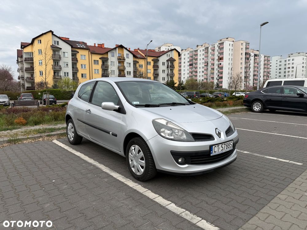 Renault Clio 1.2 16V 75 Expression - 1