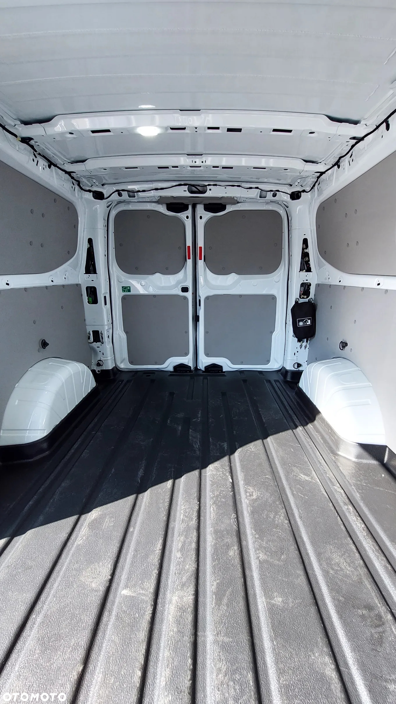Ford Transit Custom - 8