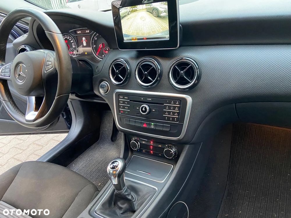 Mercedes-Benz Klasa A 180 d BlueEffICIENCY Edition - 8