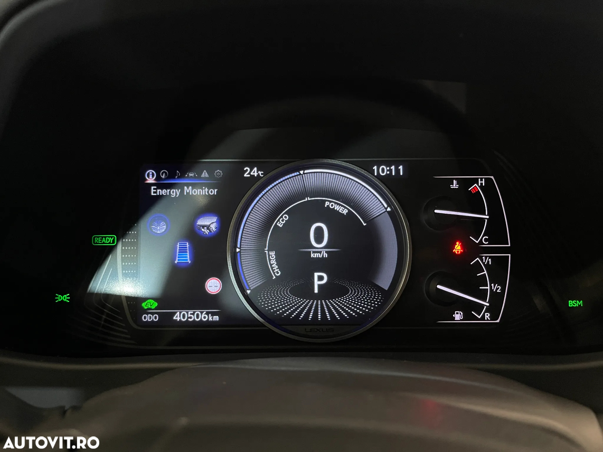 Lexus UX 250h (E-FOUR) Luxury Line - 27