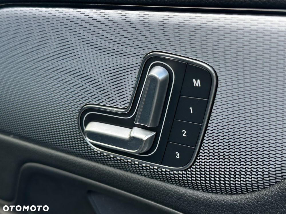 Mercedes-Benz Klasa B 180 7G-DCT Edition 2020 - 19