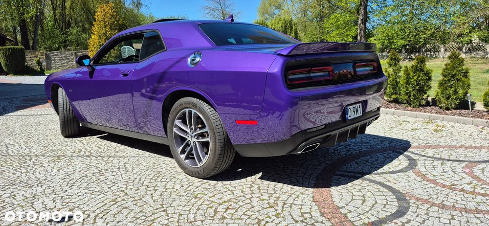 Dodge Challenger - 10