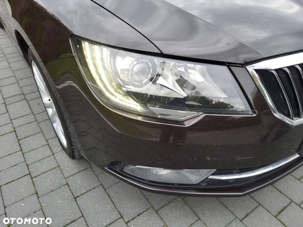 Skoda Superb 2.0 TDI Ambition DSG - 5