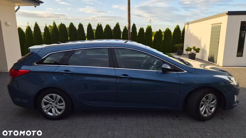 Hyundai i40 Kombi blue 1.6 Family+ - 23