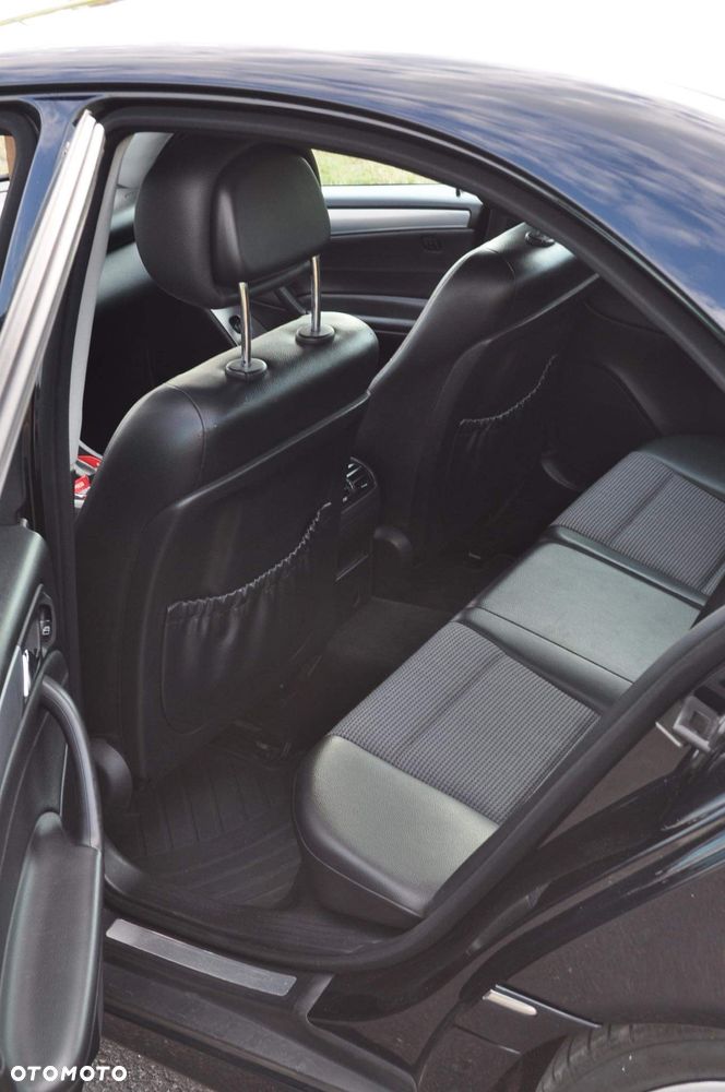 Mercedes-Benz Klasa C 320 CDI 7G-TRONIC Avantgarde DPF Sport Edition - 7