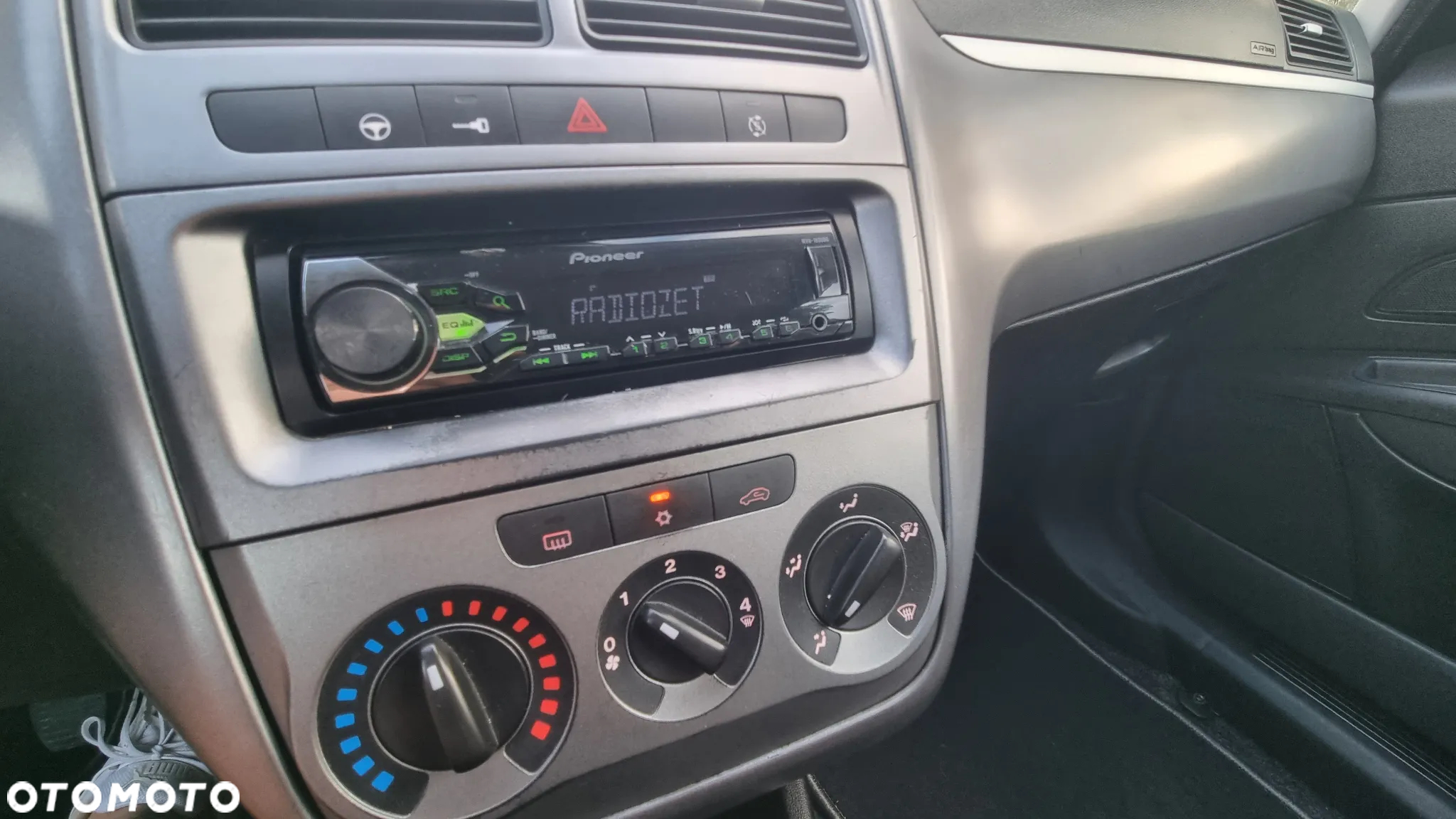 Fiat Punto 1.4 Easy S&S - 19