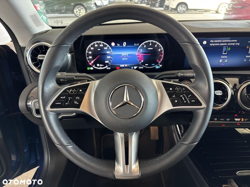 Mercedes-Benz CLA - 11