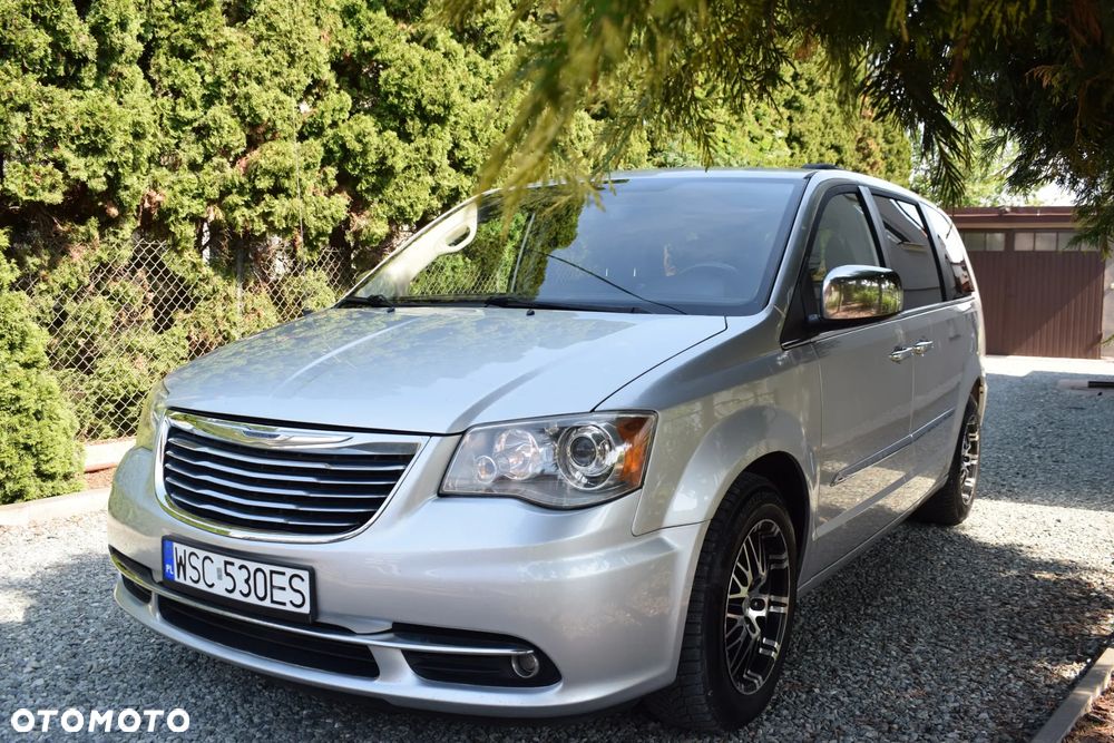Chrysler Town & Country 3.6 Limited - 20