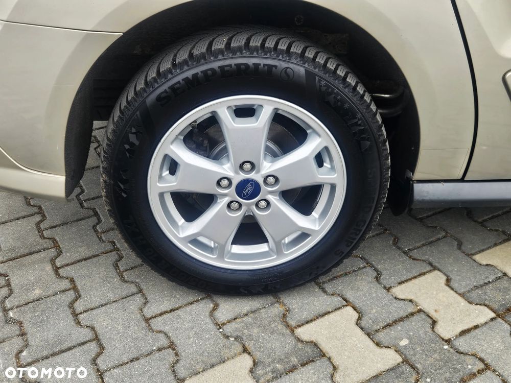 Ford Tourneo Connect Grand 1.6 TDCi Titanium - 24