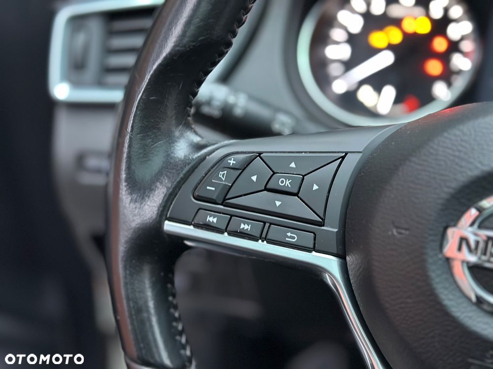 Nissan Qashqai 1.2 DIG-T N-Connecta EU6 - 23