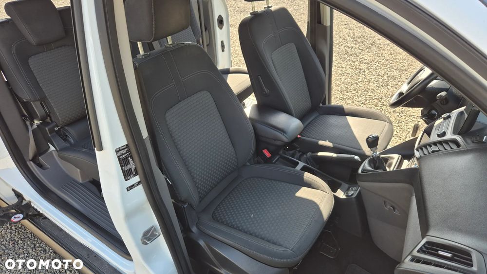 Ford Tourneo Connect Grand - 27