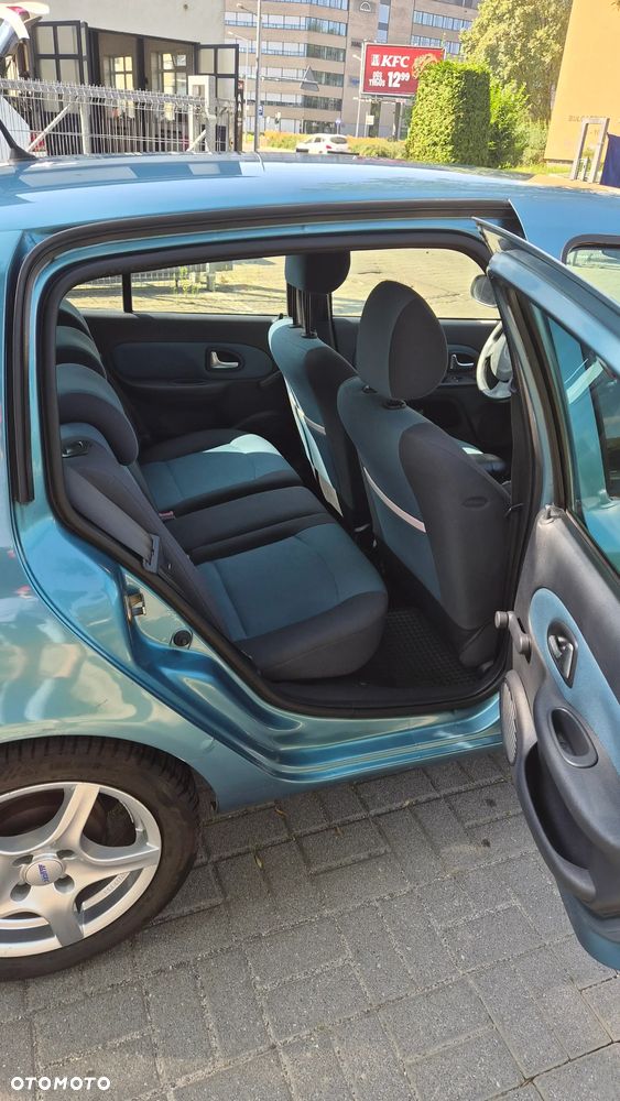 Renault Clio 1.5 dCi Extreme - 8