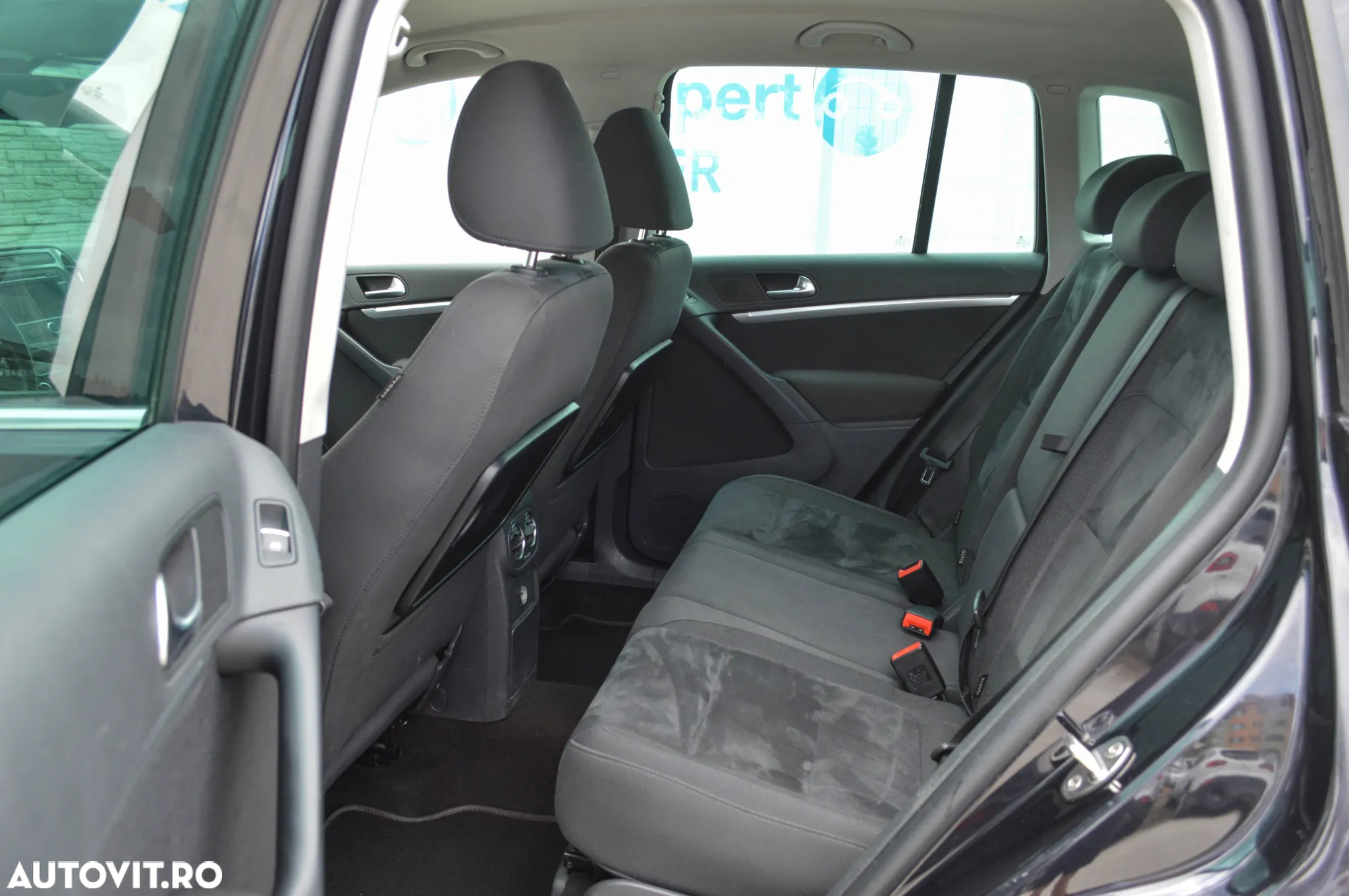 Volkswagen Tiguan 2.0 TDI DPF 4Motion BlueMotion Technology DSG Lounge Sport & Style - 6