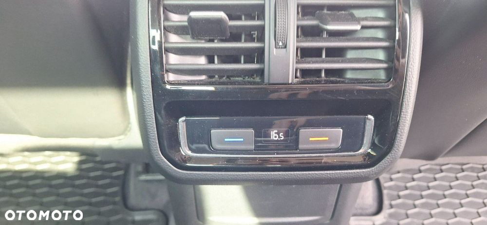 Volkswagen Passat - 23