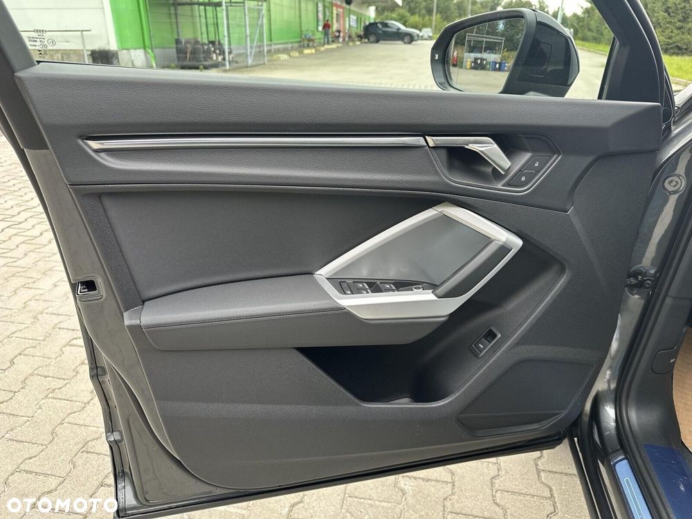 Audi Q3 Sportback - 9