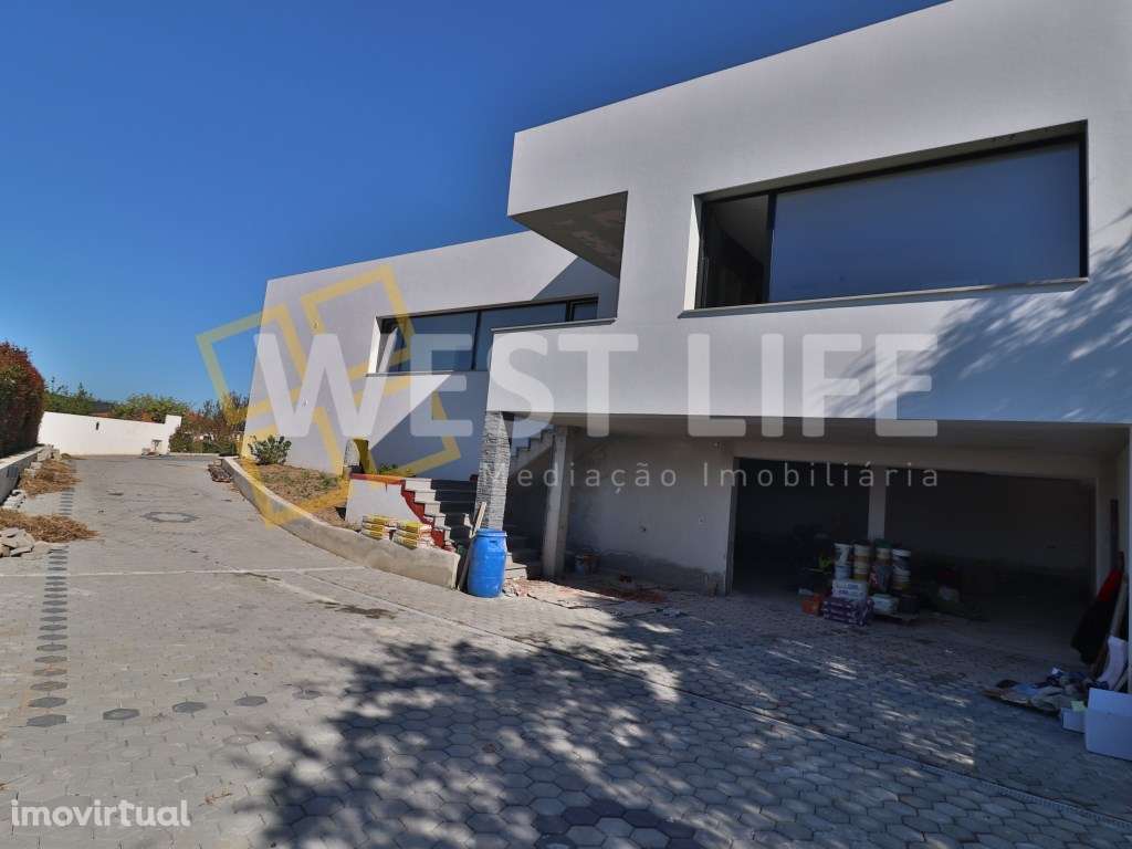 Moradia Térrea T4 projetada a pensar no contacto direto com a natur... - Grande imagem: 2/32