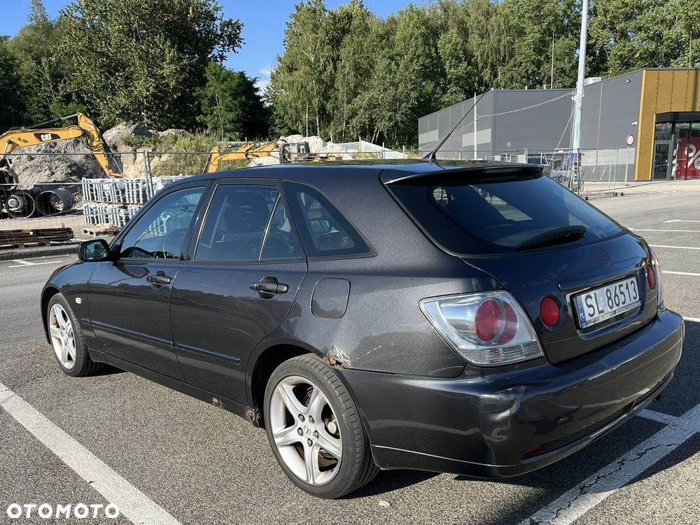 Lexus IS - 3