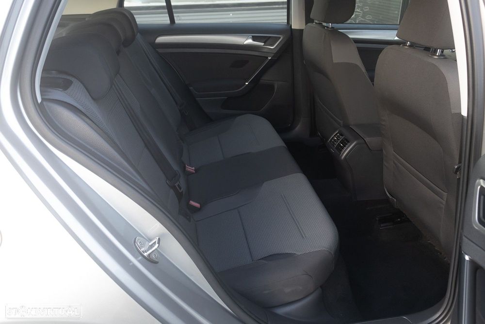 VW Golf 1.6 TDi Confortline - 22