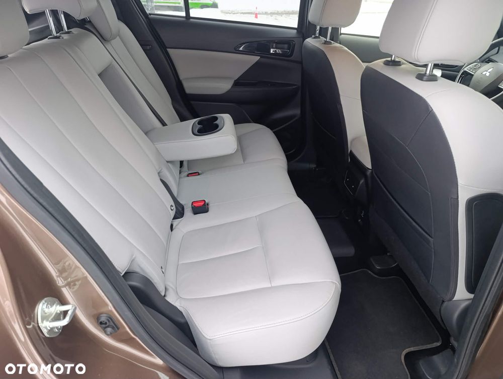 Mitsubishi Eclipse Cross 2.4 PHEV Instyle Plus - 13