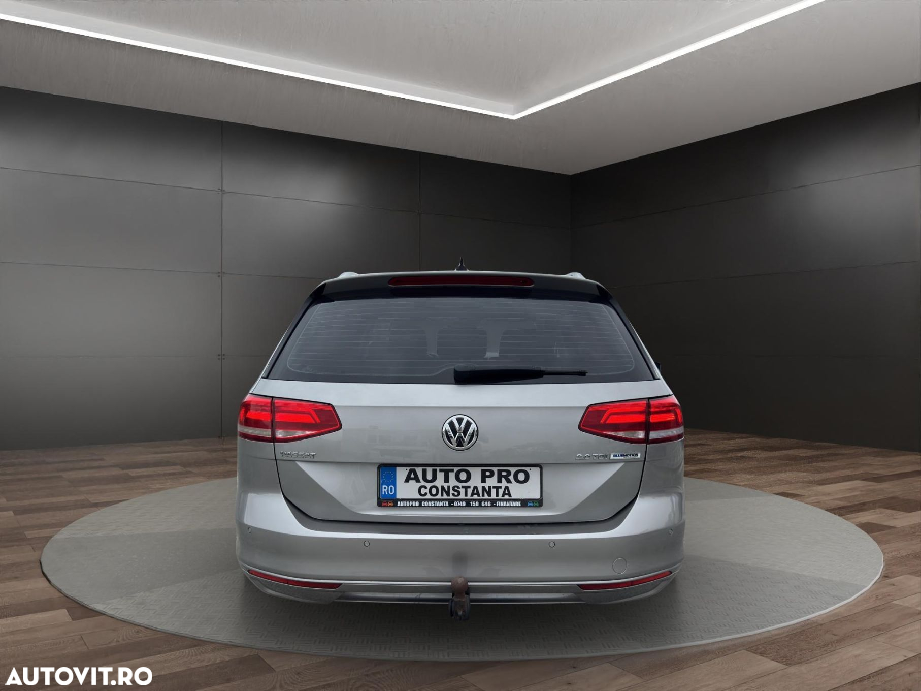 Volkswagen Passat - 16