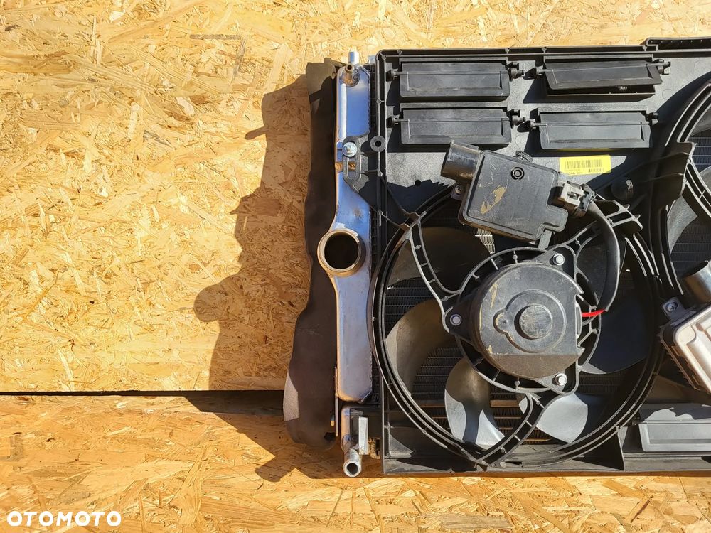 ASTON MARTIN VANTAGE 4.7 III 2011 CHŁODNICA - 6