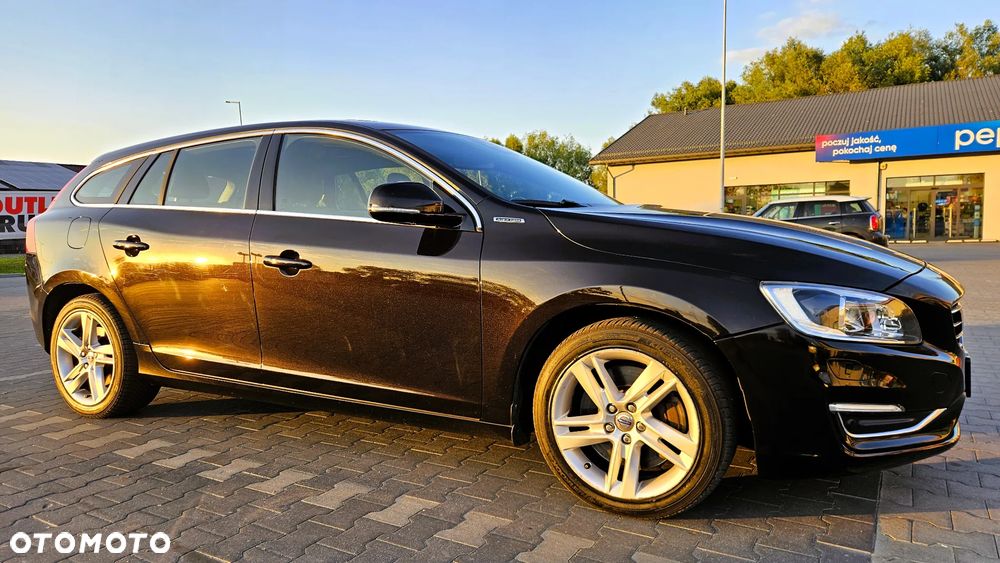 Volvo V60 ver-d6-plug--in--hybrid-awd-geartronic-summum - 9