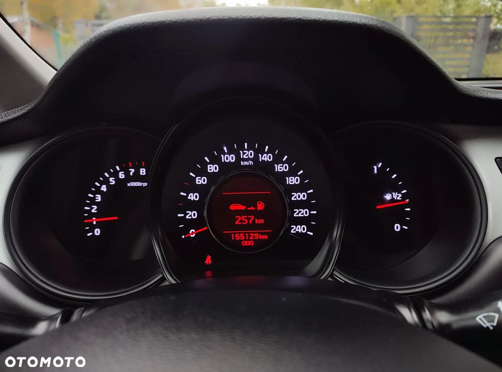 Kia Ceed - 8