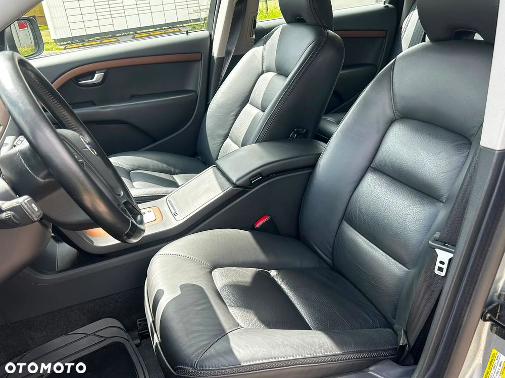 Volvo XC 70 - 10