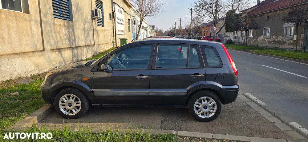 Ford Fusion 1.6 Urbanite - 2