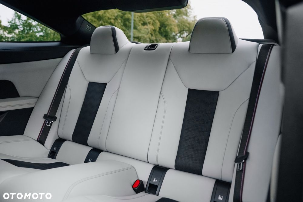 BMW M4 Competition M xDrive - 18