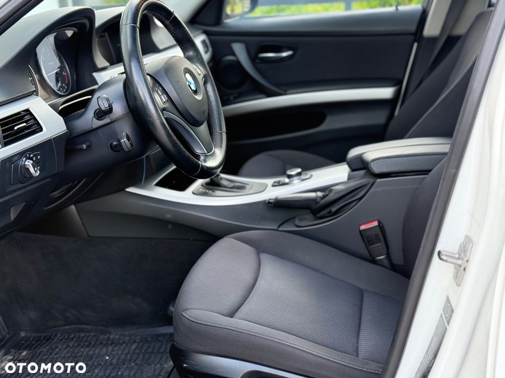 BMW Seria 3 318d DPF - 27