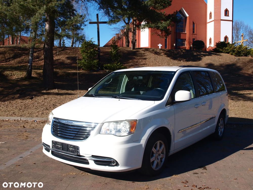 Chrysler Town & Country - 32