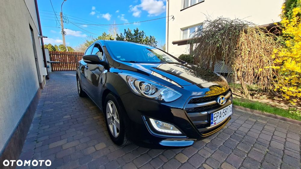 Hyundai i30 blue 1.4 Passion - 1