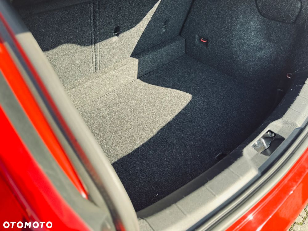 Volvo V40 T2 Momentum - 17