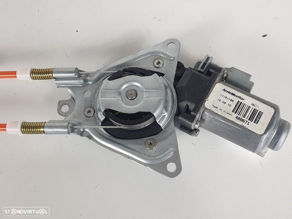 ELEVADOR DE VIDRO FRONTAL ESQUERDO PEUGEOT 106 II 1997 - 2